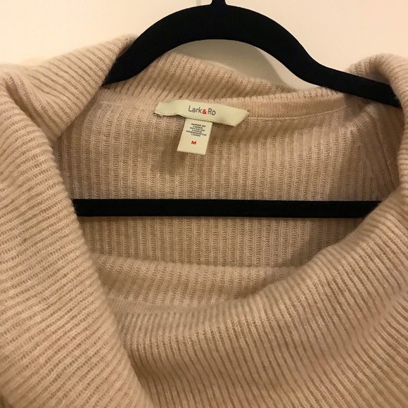 Cashmere Lark & Ro tan cowl-neck sweater - Picture 2 of 4